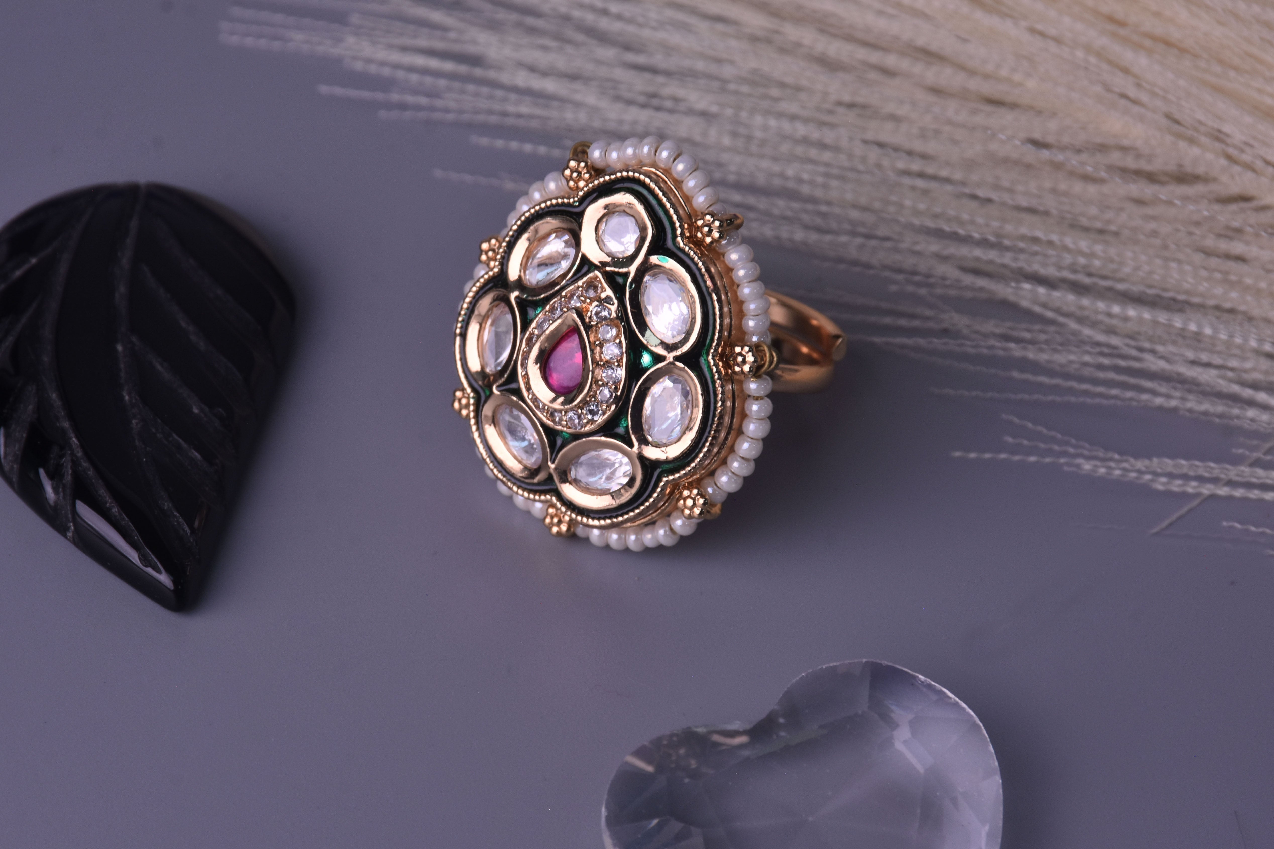 Sophisticated Shell Pearl Double-Layer Necklace