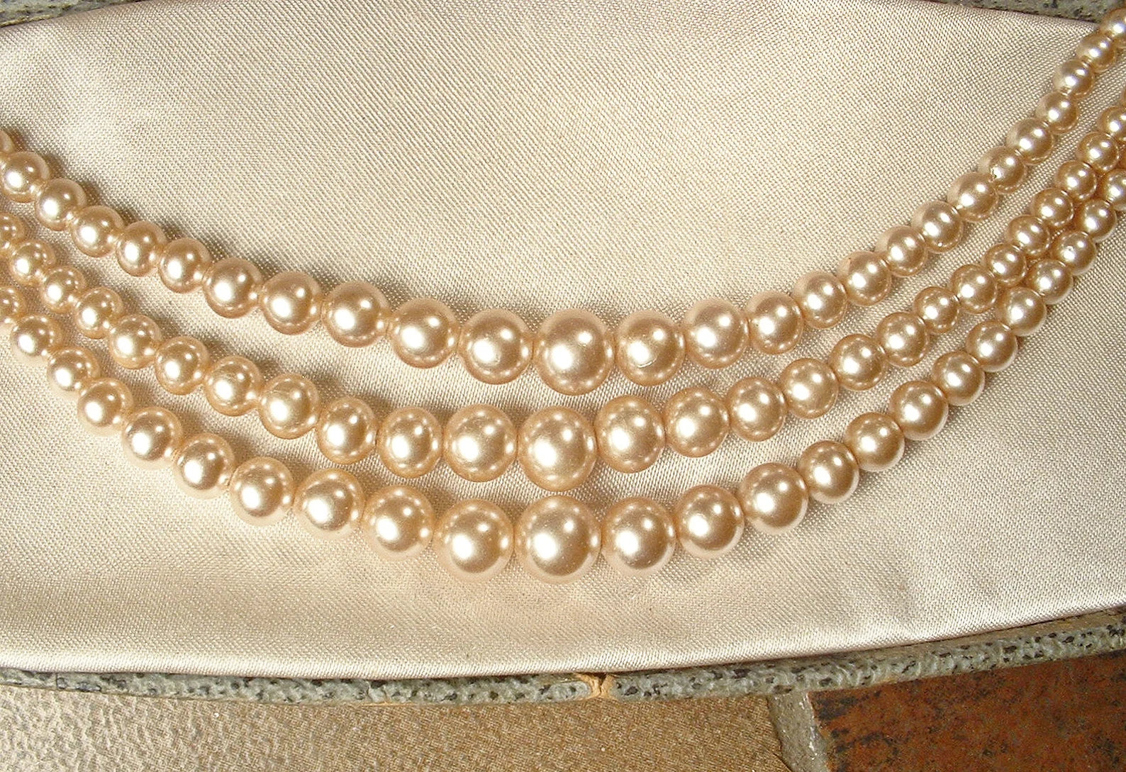 Victorian-Inspired Ivory Shells Layered Mala Necklace