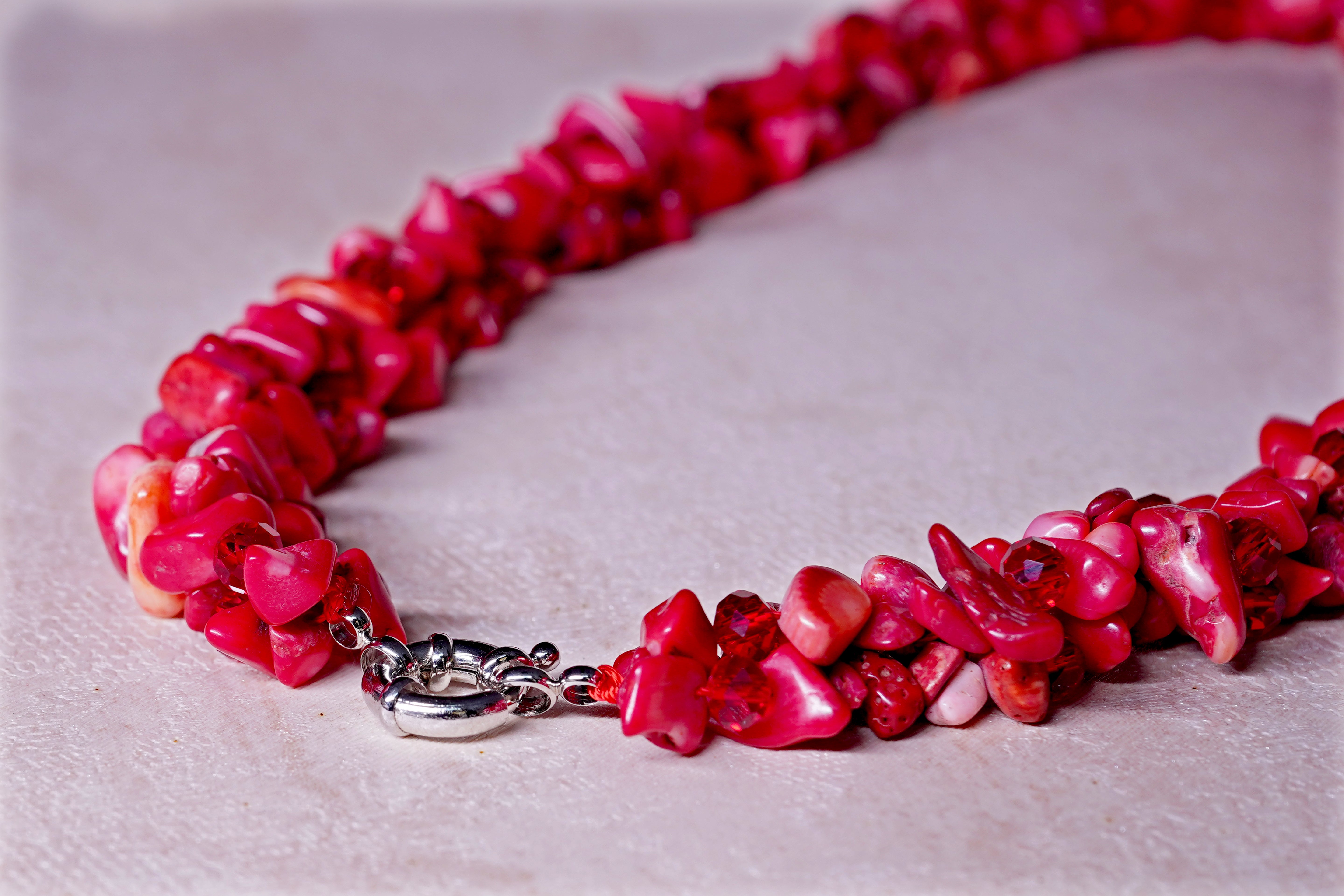 Waves Of Color Unshape Coated Stones Necklace